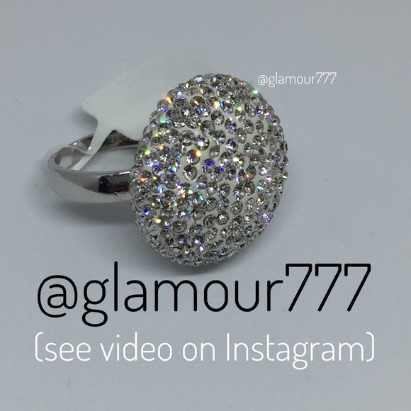 Gorgeous Crystal Dome Ring - Picture 1 of 8